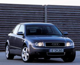 Audi A4 2.4 Multitronic 2000