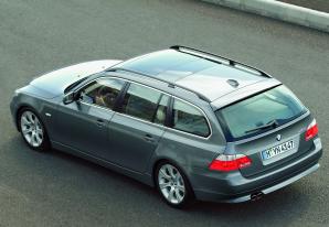 BMW 545i Touring {E61} 2004