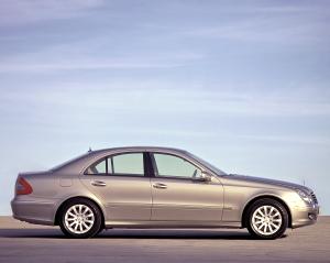 Mercedes-Benz E 500 {W 211} 2006