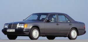 Mercedes-Benz 260 E {W 124} 1985