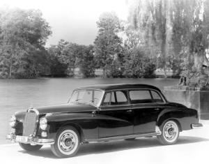 Mercedes-Benz 300 d Automatic {W 189} 1957